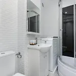 公寓 Cozy And Comfortable Wola By Renters 华沙
