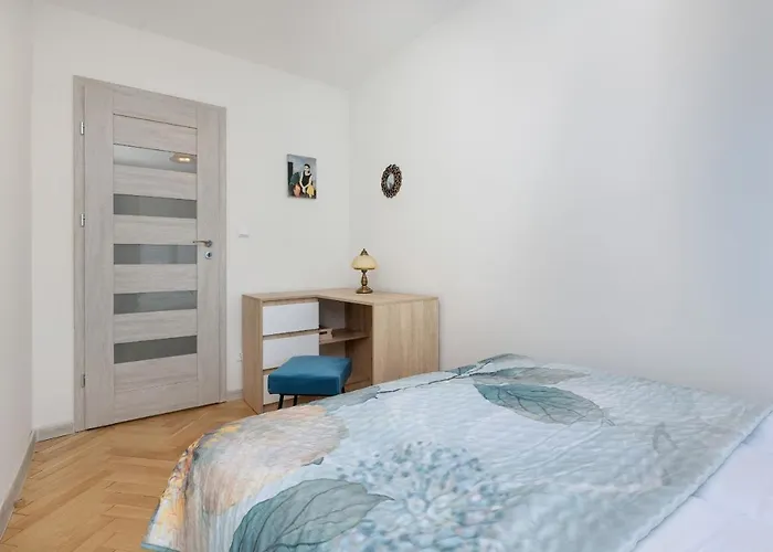 Cozy And Comfortable Wola By Renters *